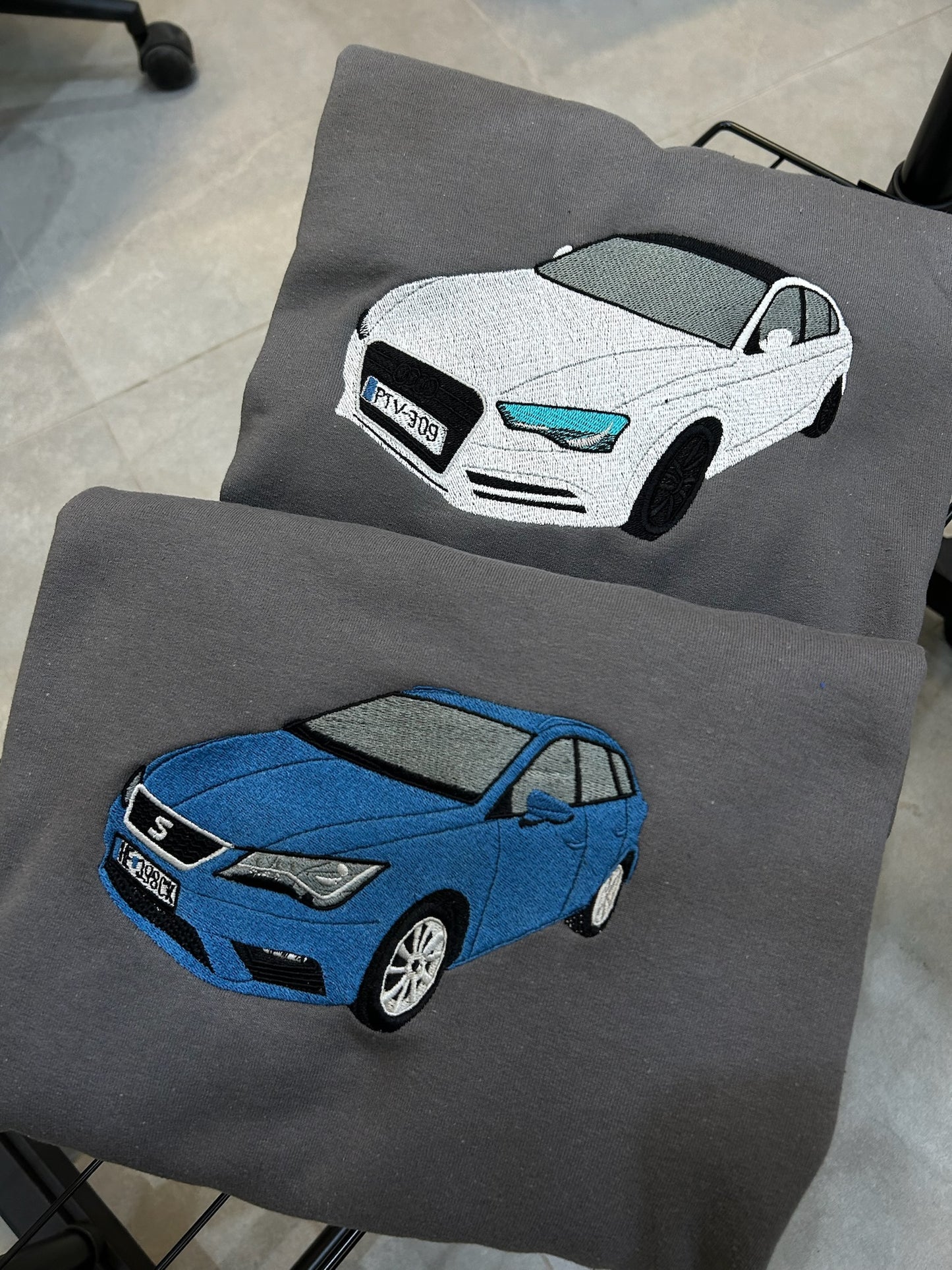 Autó / Motor / Traktor / Kamion - Színesen